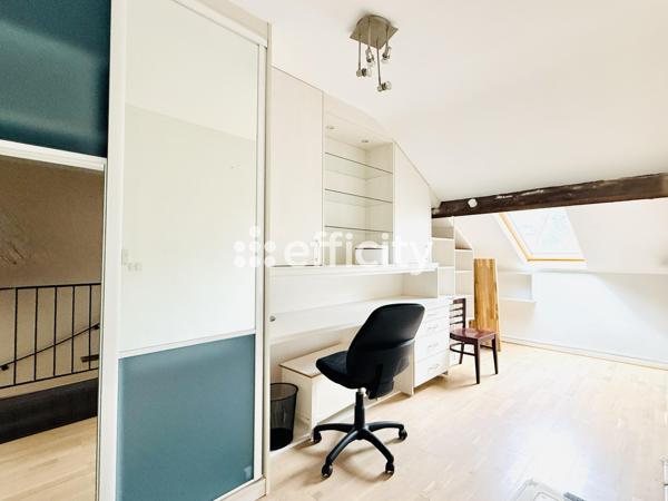 Maison
         6 pièces
        - 160 m² Bien prestige 790 000 € *