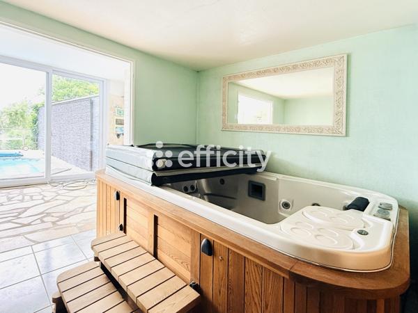 Maison
         6 pièces
        - 160 m² Bien prestige 790 000 € *