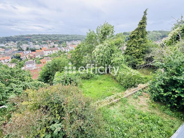 Maison
         6 pièces
        - 160 m² Bien prestige 790 000 € *