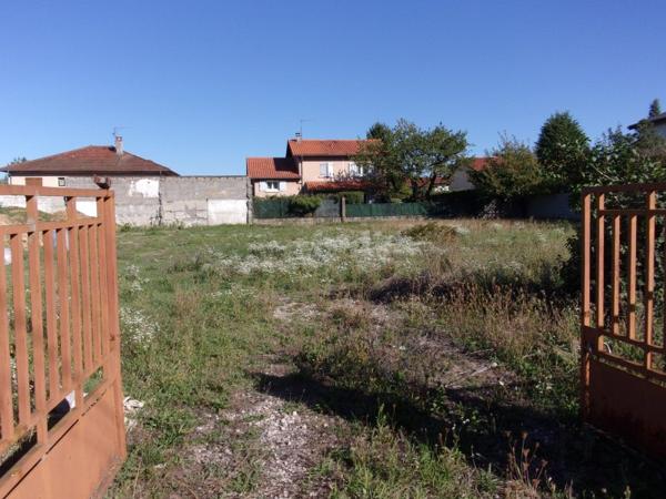 Vente / Terrain constructible à Chassieu (69680)
