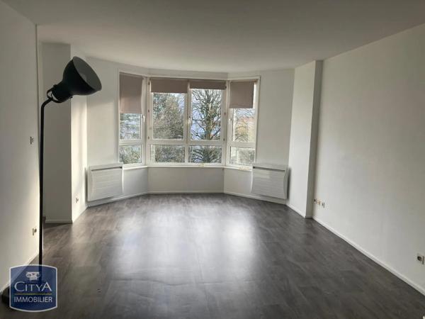 Appartement à louer 3 pièces 75.28m² Montbéliard (25200)
