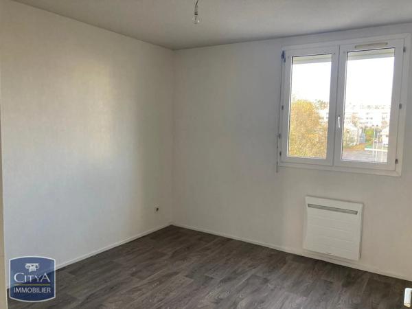 Appartement à louer 3 pièces 75.28m² Montbéliard (25200)