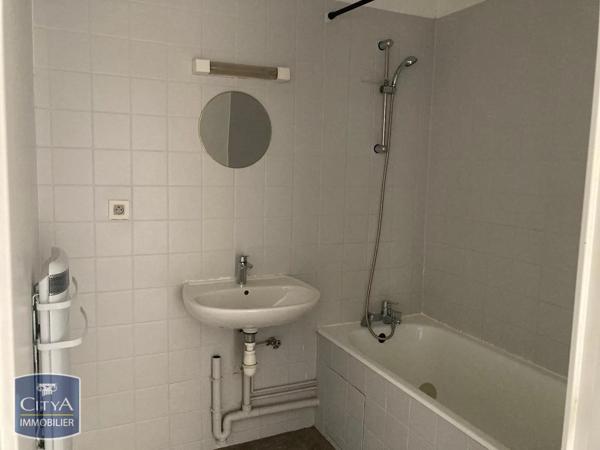 Appartement à louer 3 pièces 75.28m² Montbéliard (25200)