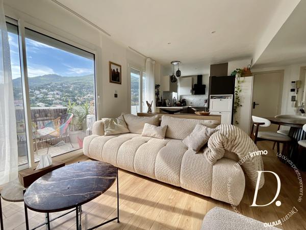 3 pièces de 54 m² entièrement rénové avec vue dégagée – balcon & grenier