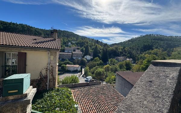 Appartement à vendre    3 pièces •  Robiac-Rochessadoule