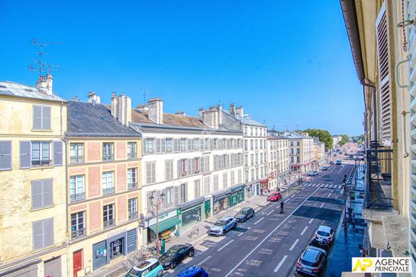 Versailles Saint Louis appartement de 46 M² carrez situé au 3 -ème étage €325 000 ** - Référence 25745