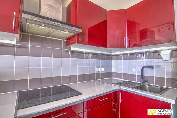 Versailles Saint Louis appartement de 46 M² carrez situé au 3 -ème étage €325 000 ** - Référence 25745