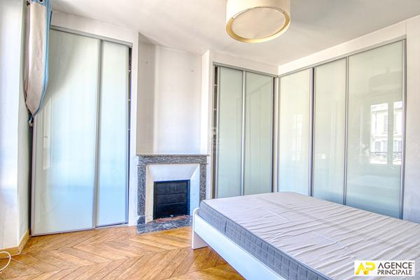 Versailles Saint Louis appartement de 46 M² carrez situé au 3 -ème étage €325 000 ** - Référence 25745