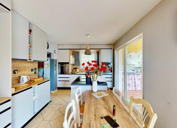 Maison à vendre  7 pièces • 180 m2 Ruoms