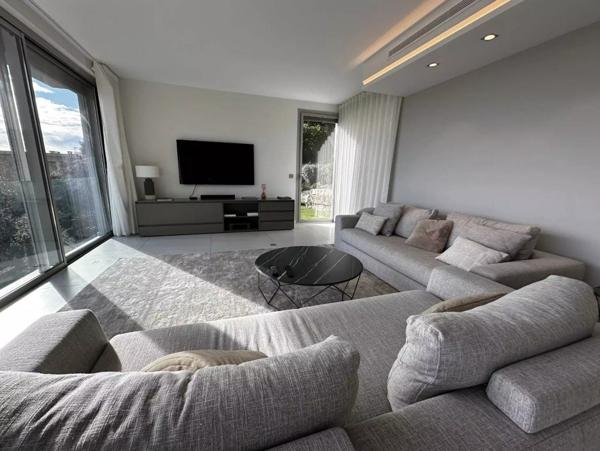 Villefranche-sur-Mer - Villa contemporaine d'architecte avec vue panoramique sur la baie et le Cap-Ferrat Villefranche sur mer