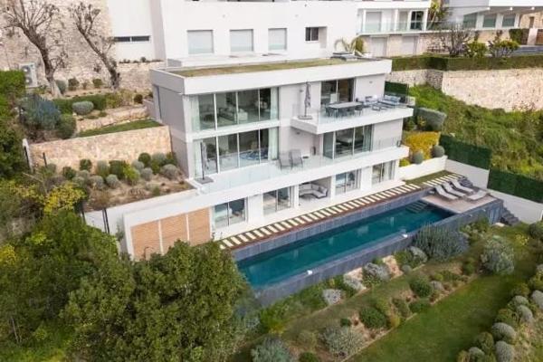 Villefranche-sur-Mer - Villa contemporaine d'architecte avec vue panoramique sur la baie et le Cap-Ferrat Villefranche sur mer