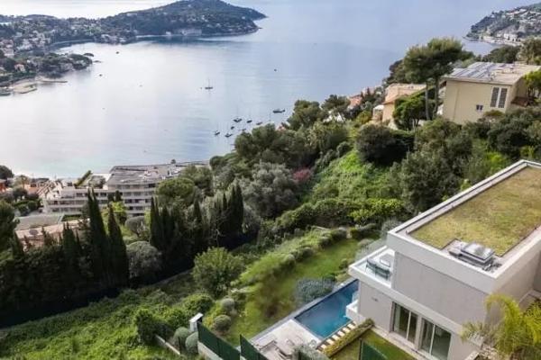 Villefranche-sur-Mer - Villa contemporaine d'architecte avec vue panoramique sur la baie et le Cap-Ferrat Villefranche sur mer