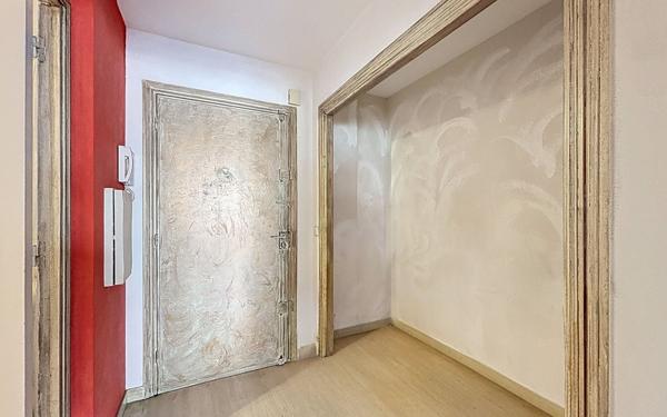 Appartement à vendre    2 pièces • 27,56 m2 Le Cannet