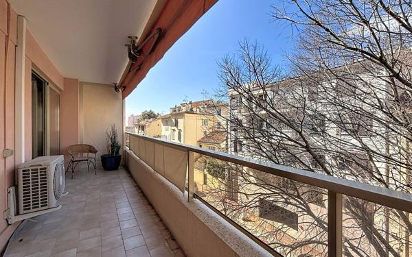 Appartement à vendre    2 pièces • 27,56 m2 Le Cannet