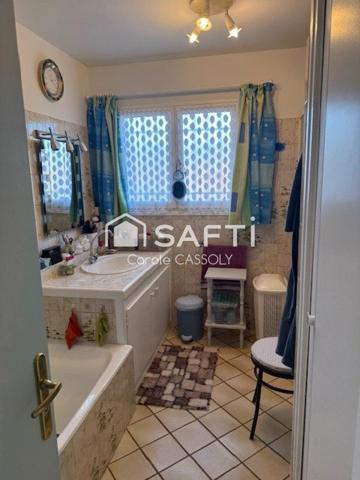 Villa architecte avec piscine 4 ch jardin arboré