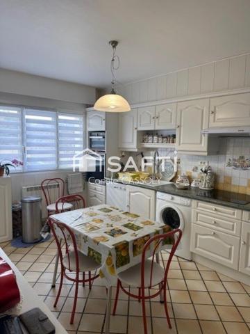 Villa architecte avec piscine 4 ch jardin arboré