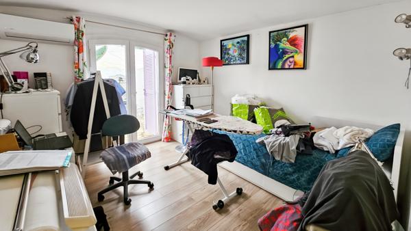 Montauroux (83440) À Montauroux, villa 7 pièces + studio sur terrain de 5000 m² environ