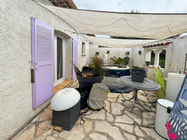 Montauroux (83440) À Montauroux, villa 7 pièces + studio sur terrain de 5000 m² environ