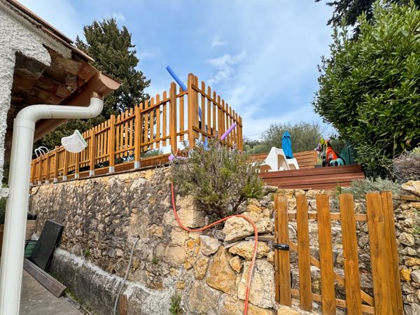 Montauroux (83440) À Montauroux, villa 7 pièces + studio sur terrain de 5000 m² environ