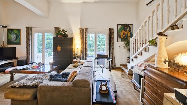 Montauroux (83440) À Montauroux, villa 7 pièces + studio sur terrain de 5000 m² environ