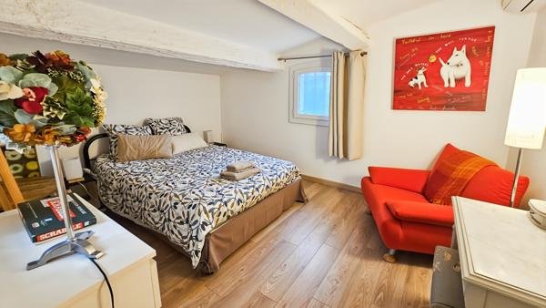 Montauroux (83440) À Montauroux, villa 7 pièces + studio sur terrain de 5000 m² environ