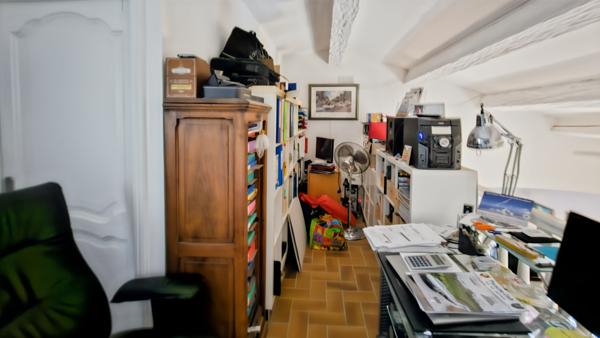 Montauroux (83440) À Montauroux, villa 7 pièces + studio sur terrain de 5000 m² environ