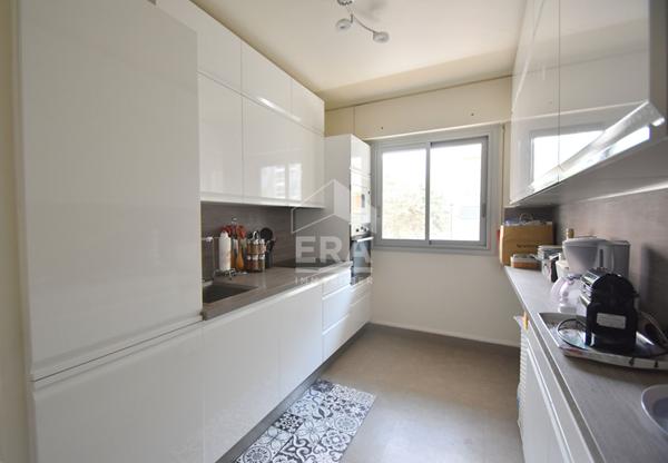 3 Pieces avec balcon en très bon état