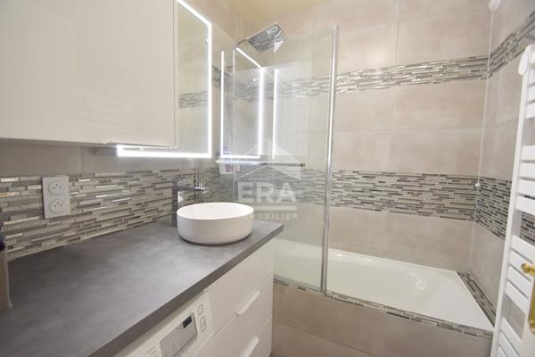 3 Pieces avec balcon en très bon état