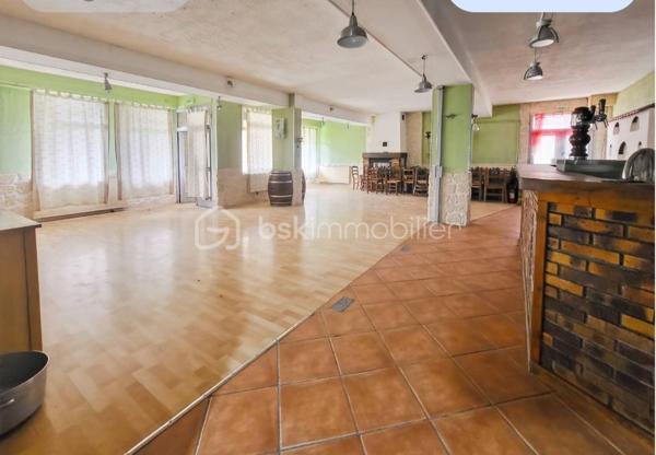 Local commercial de 179 m²