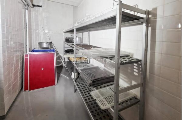 Local commercial de 179 m²