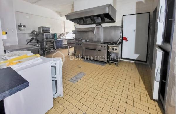 Local commercial de 179 m²