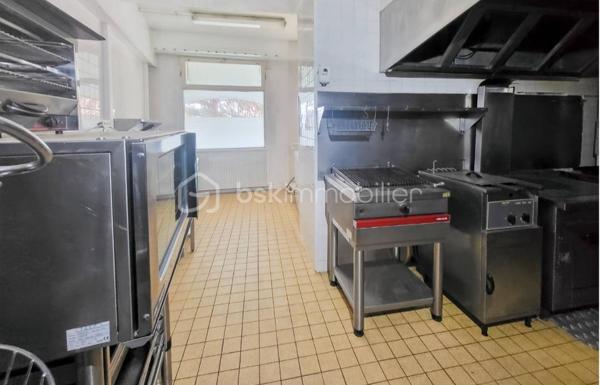 Local commercial de 179 m²