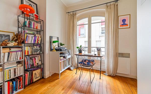Appartement à vendre    3 pièces • 47 m2 Paris 20