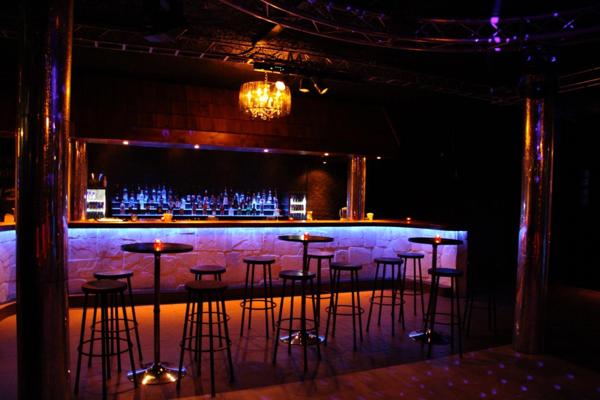 Immeuble de 783 m2 sur son terrain de 22 516 m2 à vendre à Yutz