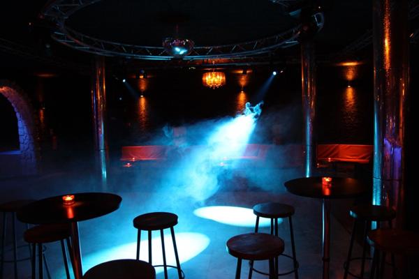 Immeuble de 783 m2 sur son terrain de 22 516 m2 à vendre à Yutz