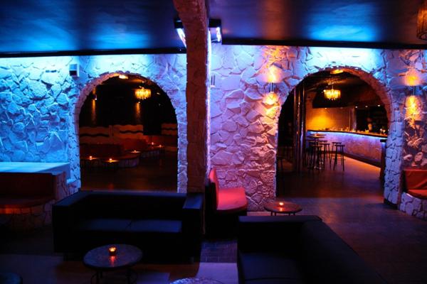 Immeuble de 783 m2 sur son terrain de 22 516 m2 à vendre à Yutz