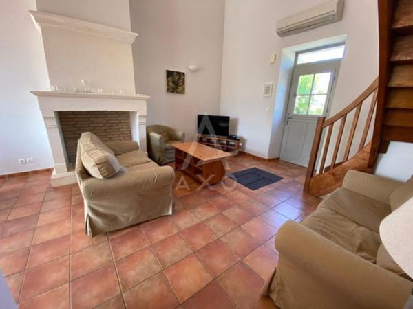 CHALAIS - MAISON EN PIERRE 4 CHAMBRES AVEC PISCINE