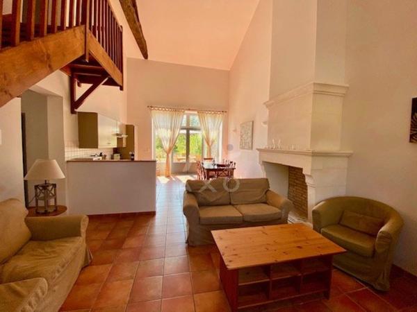 CHALAIS - MAISON EN PIERRE 4 CHAMBRES AVEC PISCINE