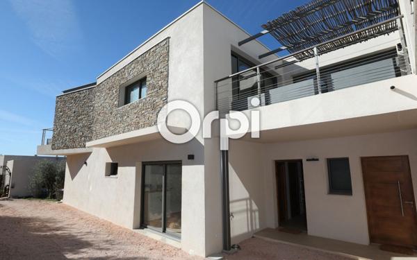 Maison à vendre    6 pièces •  Carqueiranne