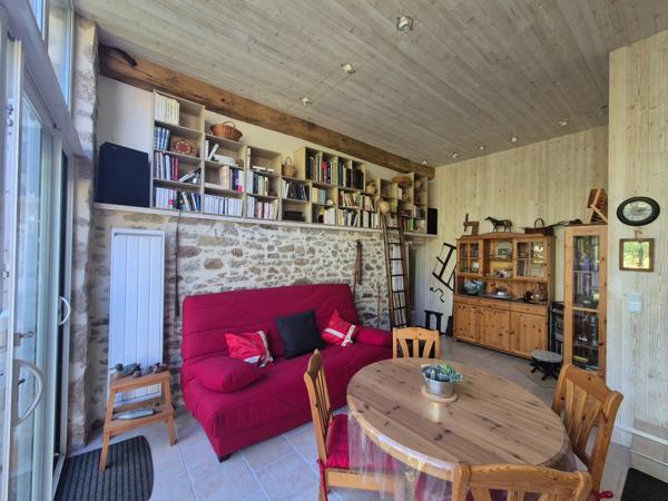 Maison à vendre 10 pièces proche de AIGURANDE (36) 2 maisons habitables 1 maison de gardien 1 grande grange Propriété de caractère 220 m² habitables À 4 km d’Aigurande !