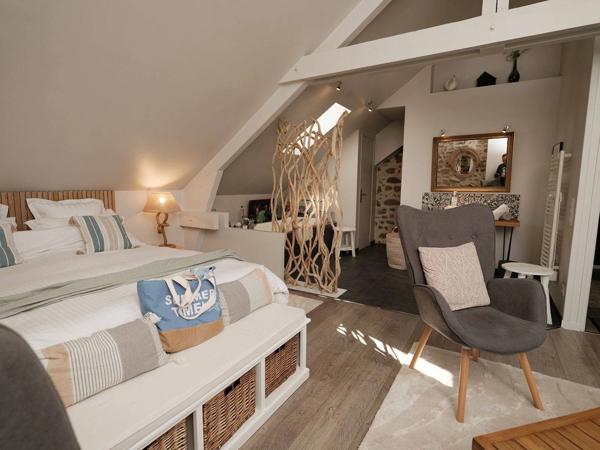 Dpt Creuse (23), à vendre Saint Vaury propriété de 35 pièces  - Piscine - Terrain 1,10 ha
