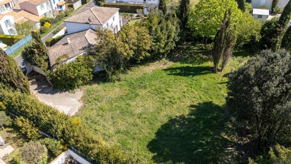 Terrain constructible à 500m de la plage de Nauzan