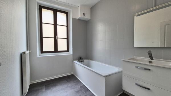 Lunéville – T3 de 70 m² – Cuisine équipée – 2 chambres