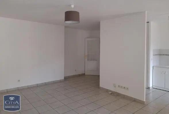 Appartement à louer 3 pièces 64.19m² Cluses (74300)