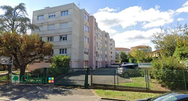 Parking · Location Villefranche Sur Saone (69400)