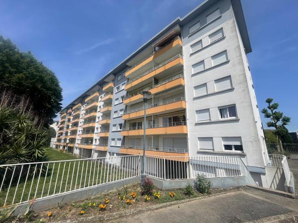 Appartement
         2 pièces
        - 38 m² 136 500 € *