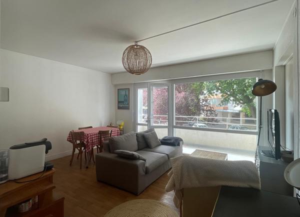 Appartement
         2 pièces
        - 38 m² 136 500 € *