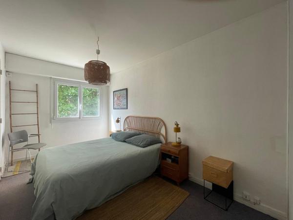 Appartement
         2 pièces
        - 38 m² 136 500 € *