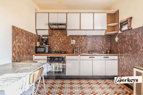Maison de 3 pièces, jardin, sous-sol total et combles aménageables – Quartier des blanches (Houilles)