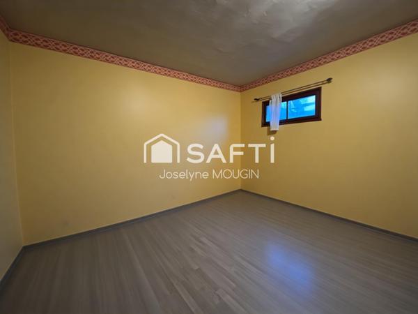 Ailly sur Noye, pavillon individuel avec sous-sol complet et jardin.